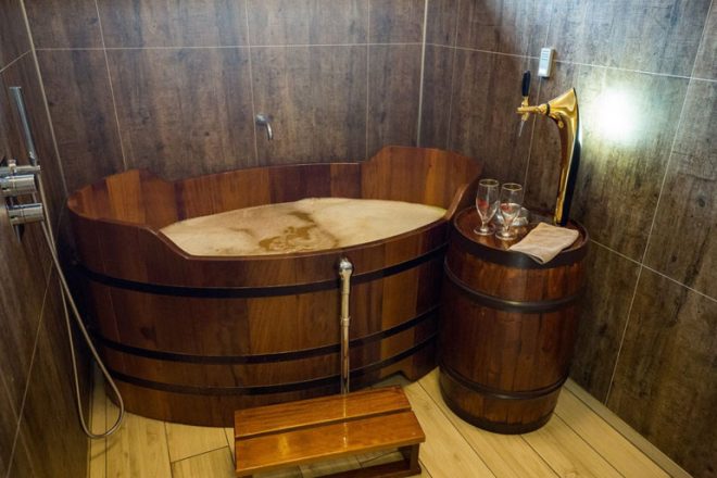 Bañarse es cerveza es posible en Islandia
