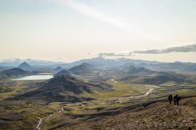 Una vista de la ruta de senderismo Laugavegur en las Tierras Altas de Islandia.