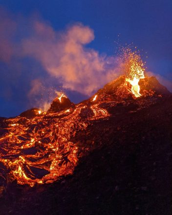 Un volcán en erupción en Islandia