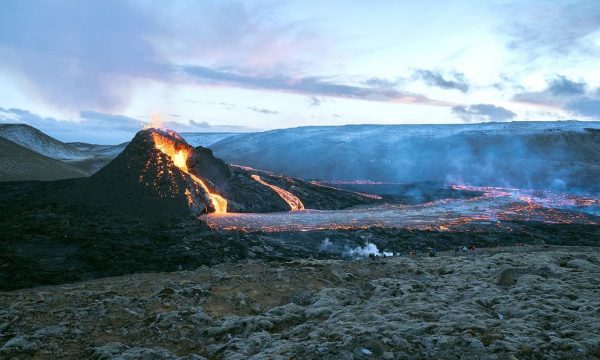 Randonnée à la visite en petit groupe du volcan en éruption avec photos gratuites