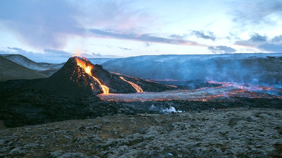 Randonnée à la visite en petit groupe du volcan en éruption avec photos gratuites 1
