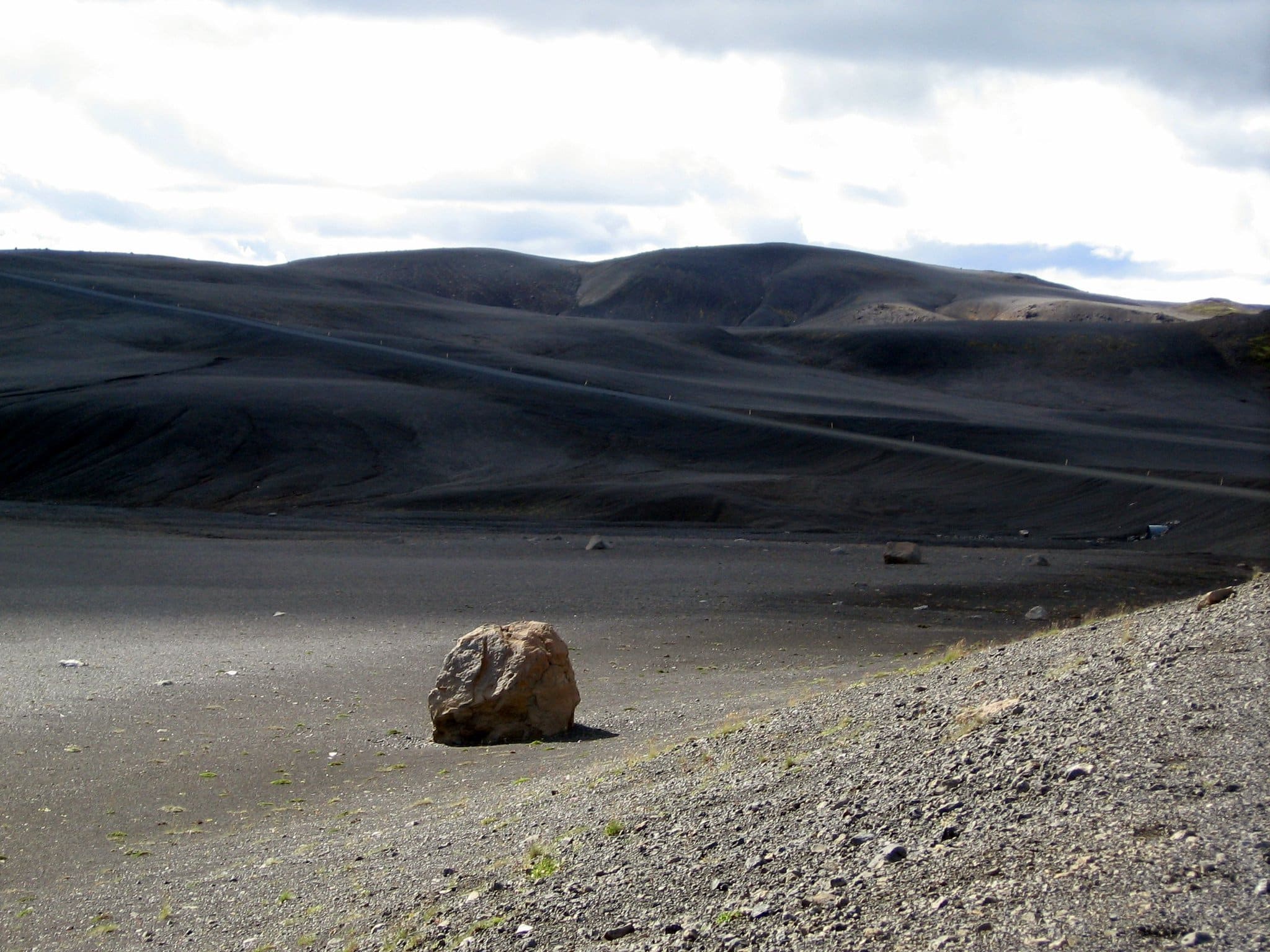Le désert noir de Sprengisandur dans les hautes terres islandaises.