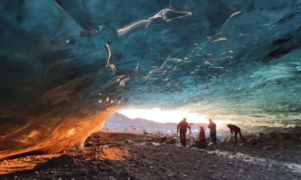 Grotte de glace de cristal dans le glacier Vatnajokull | Visite d'automne et d'hiver en petit groupe
