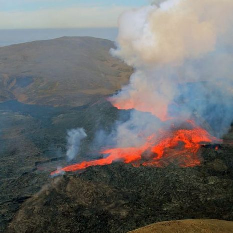 Helicopter Tour Over The Erupting Volcano on Reykjanes Peninsula
