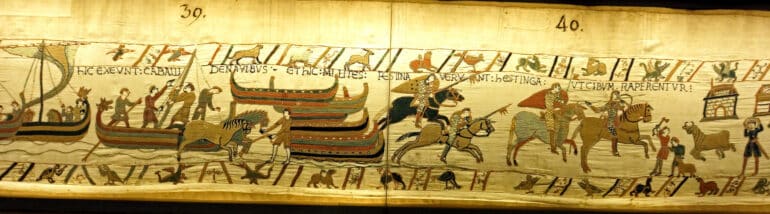 Tapiz de Beyaux que representa caballos saliendo de barcos vikingos.